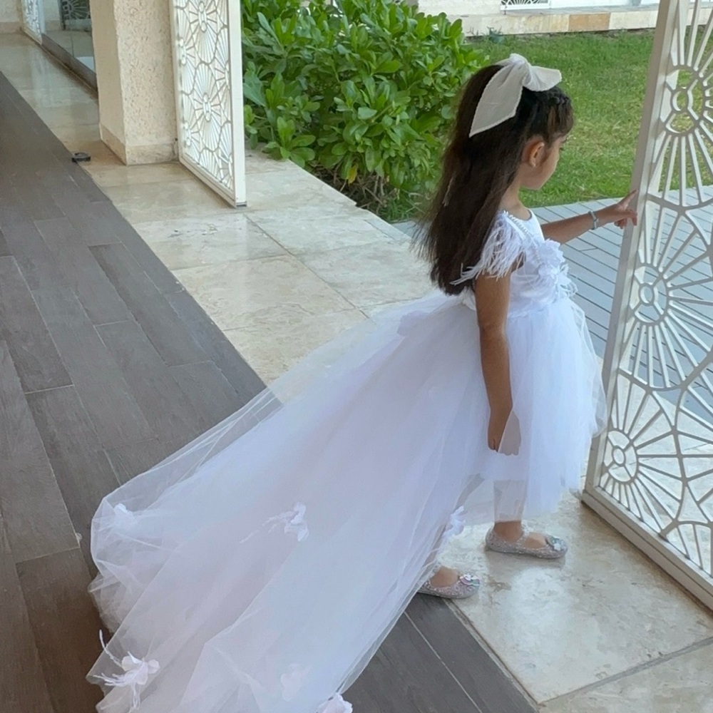 Elegant White Tulle Dress for Girls